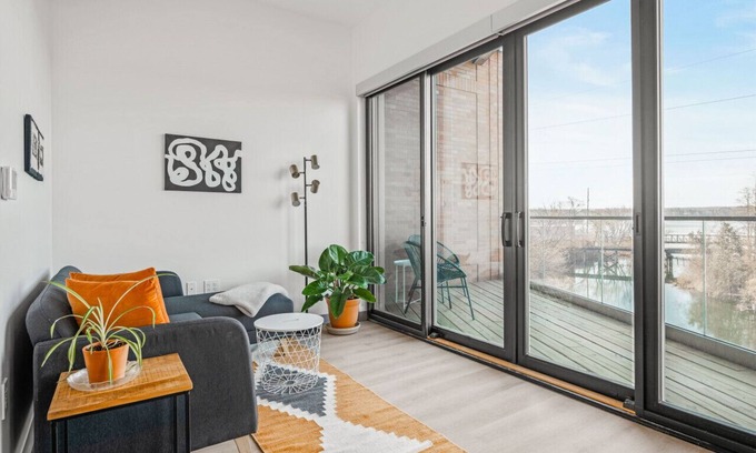Adel Condo | Pine Tree House 316