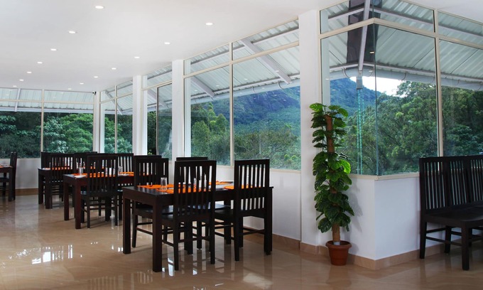 Devikolam Hotel | Pine Tree Munnar