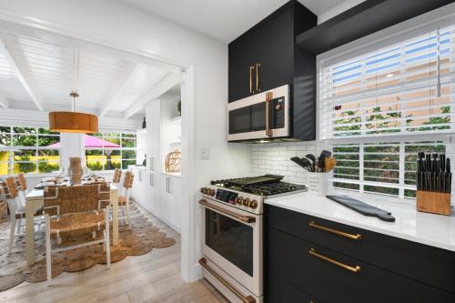 Parrot Cove House | Pineapple House - Parrot Cove