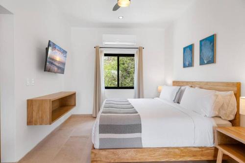 La Paz Apartment | Pineda Suite # 202 with parking and housekeeping