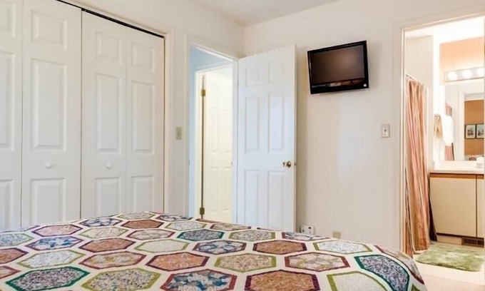Chautauqua Condo | Pines #26 2 Bedroom Condo by Redawning