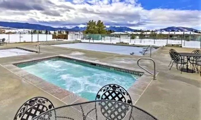 Fraser Condo | Pines at Meadow Ridge