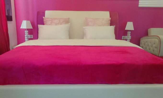 Tbilisi Apartment | Pink Apartment near Airport