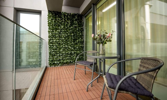 Aviatiei Apartment | PINK BLUSH | Stylish Studio with Free Parking