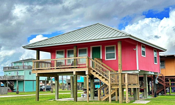 Surfside Beach House | Pink Flamingo