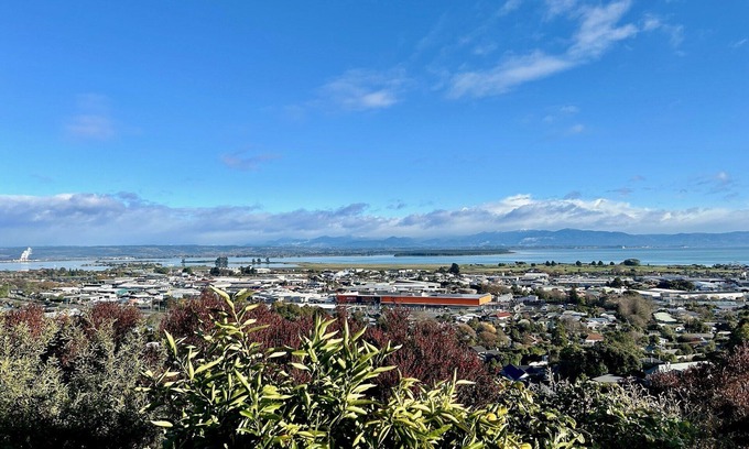 Nelson Apartment | Pinnacle Apartment - Affordable Nelson Apartment with 2 Bedrooms & Views!