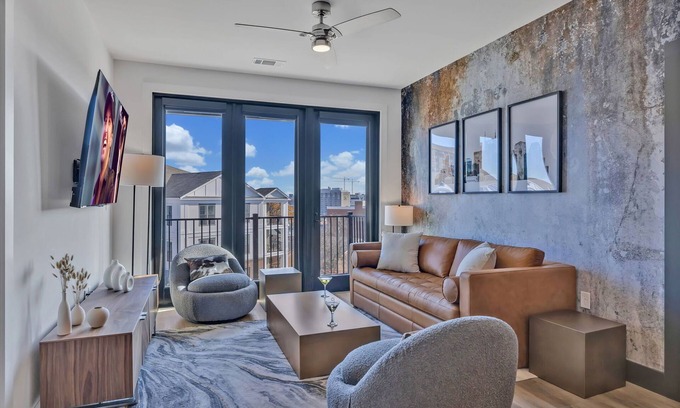 West End House | Pinnacle - Odyssey - 4 Units - Heart of Midtown