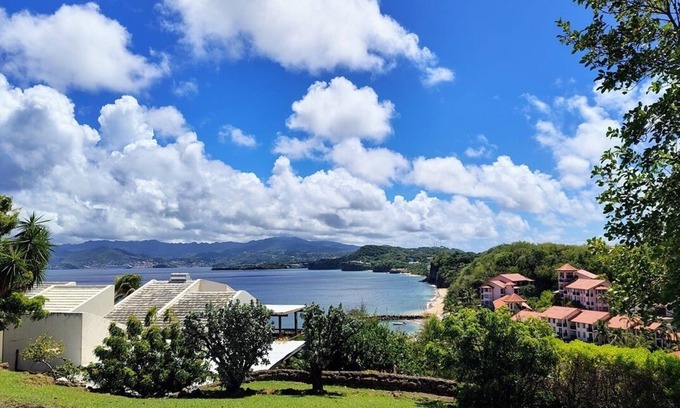 Morne Rouge House | Pinquin Cottage - Incredible views & two beaches