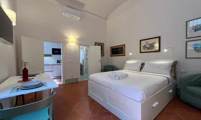 Sant' Ambrogio Apartment | Pinti Apartment: Your Florentine Home near Duomo
