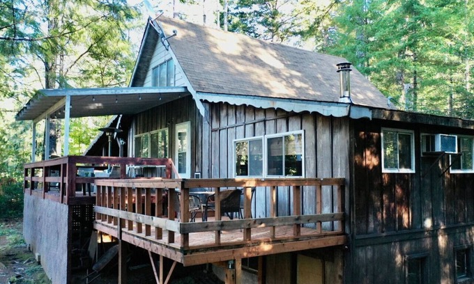 Gasquet Cabin | Pioneer Cabin Retreat