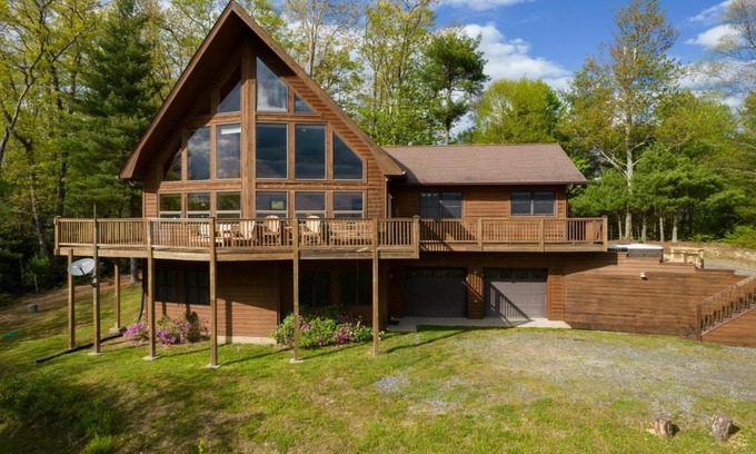 Deep Gap House | Pipers Peak