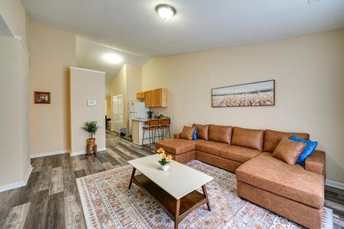 Greenville House | Pirate Game Day Base Greenville Home Near Campus!