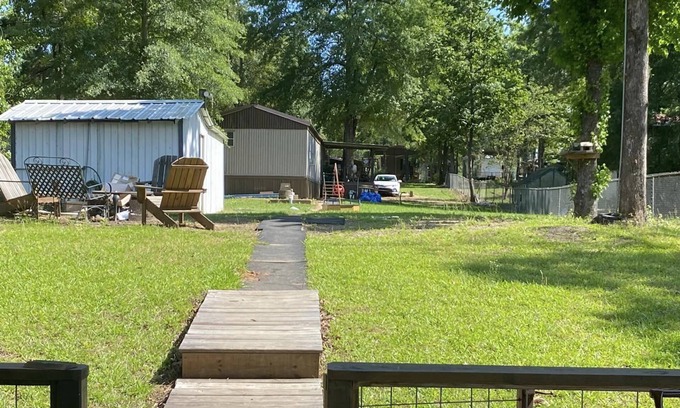 Florien House | Pirates Cove WATERFRONT, Boat House! Fire Pit!