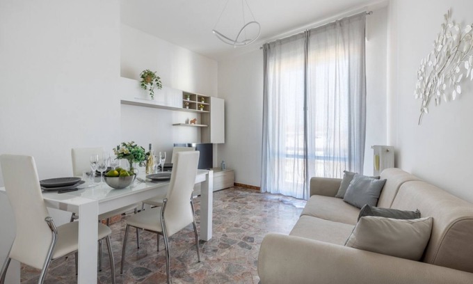 Pisa Apartment | Pisa Quiet and Bright Apartment with Balcony