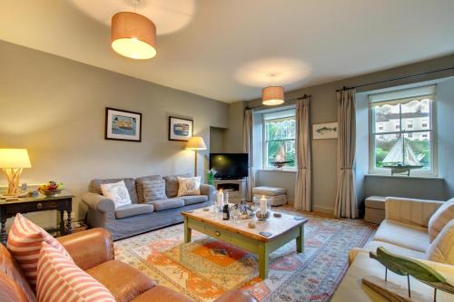 Porthcurno Apartment | Pisces