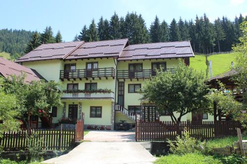 Moeciu de Sus House | Piscul Muntelui