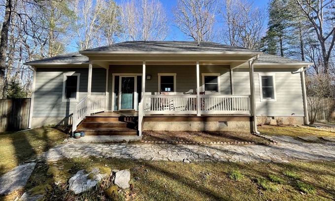 Pisgah Forest House | Pisgah Adventure Cabin with stunning view