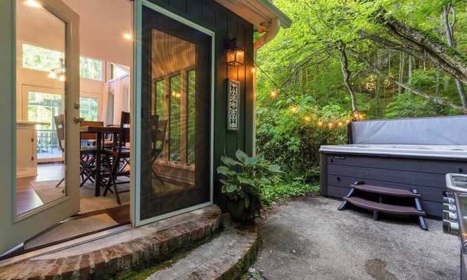Candler House | Pisgah Park Hideaway w/Hot Tub & Mountain Views