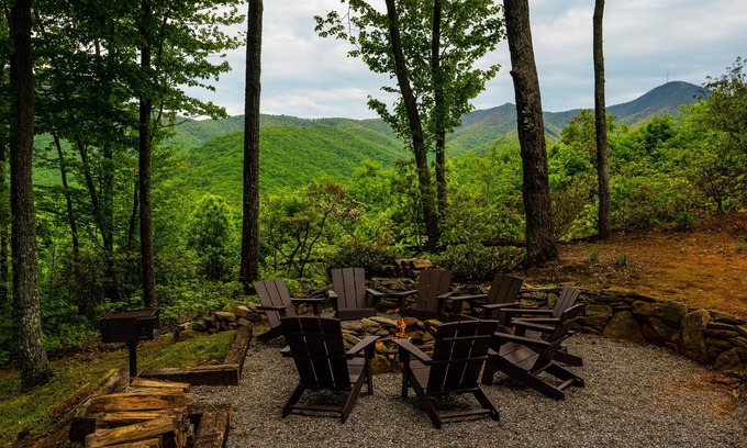 Candler Cabin | Pisgah Peaks, our mountain top oasis! Renovated Asheville area modern cabin!