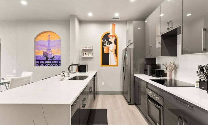 Windsor Hills Apartment | *Pixie Dust Penthouse* Totally Remodeled, Luxury 4th floor Condo