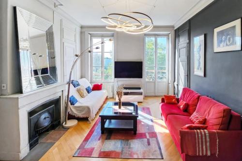 2nd Arrondissement Apartment | Place Carnot