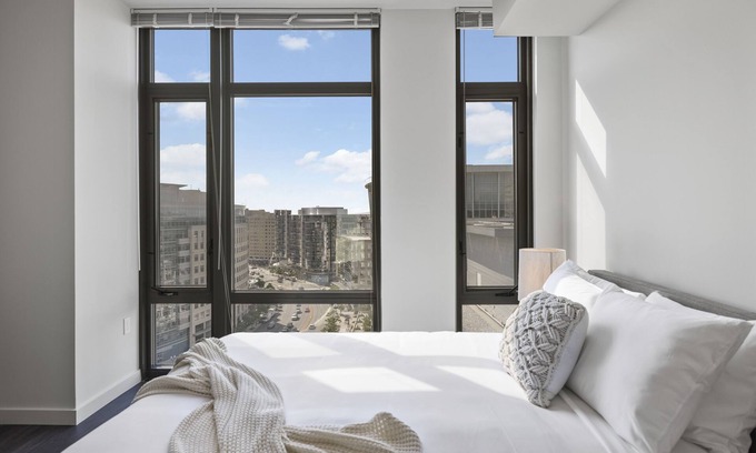 Bluemont Apartment | Placemakr Marymount Ballston