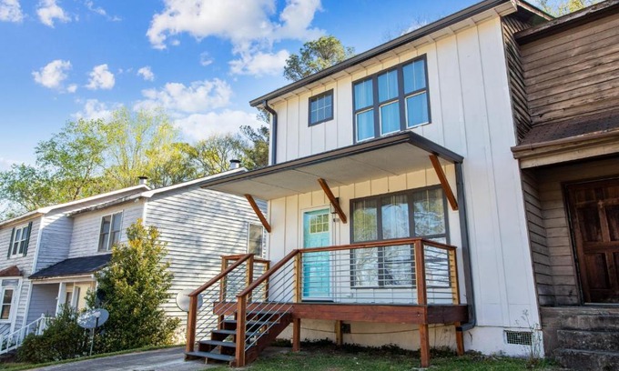 Macon House | Plan Your Vacay in this Modern Two Bedroom Townhouse in the Biggest Little City in GA townhouse