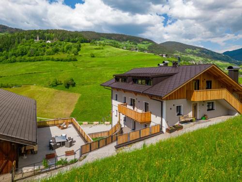 Funes House | Planerhof Apartment Alpenrose