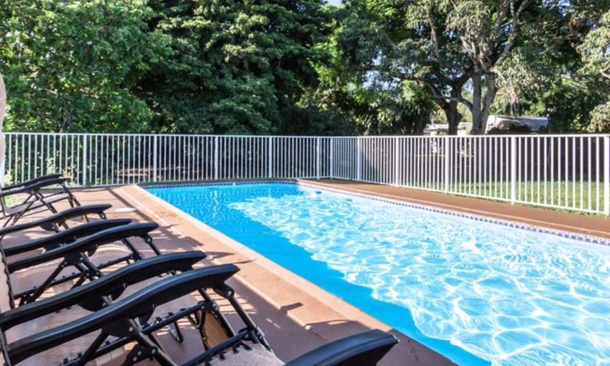 Plantation House | PLANTATION PARADISE.5 BEDROOMS 3 CUSTOM POOL HOME.