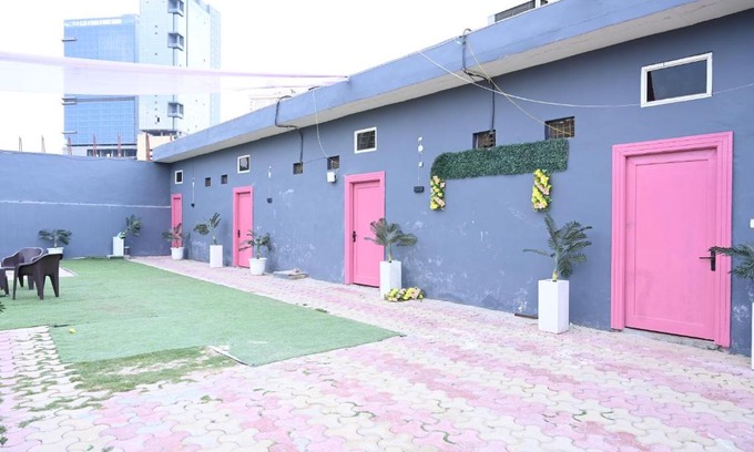 Greater Noida Hotel | PLAY ROYAL GRAND RESORT perfect party space