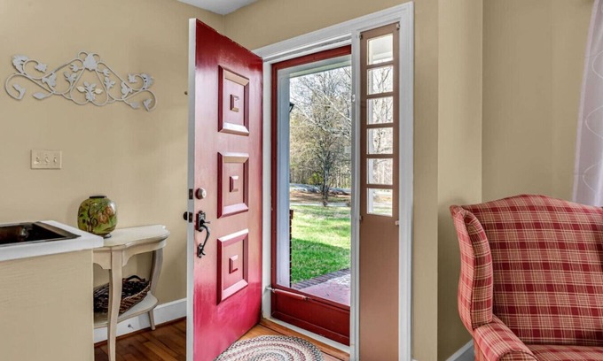 Greensboro House | Pleasant Acre -Charming and Spacious Home