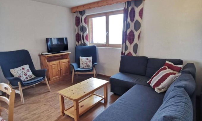 Saint-Pierre-de-Clages Apartment | Pleasant apartment with sauna