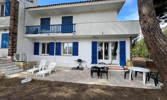 Cavaliere Apartment | Pleasant & Bright T3, Terrace + Large Garden facing Cavalaire Marina