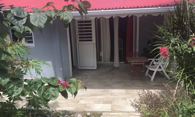 Sainte-Rose House | Pleasant house close to the beach and a shopping center