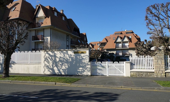 Cabourg Apartment | Pleasant pied-à-terre on the Côte Fleurie Rated 3 stars by Gîtes de France