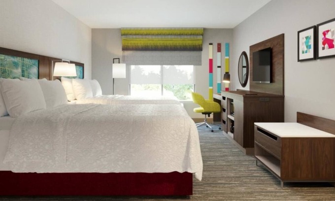 Tigard House | Pleasant Stay, Convenient Location! FREE Parking, Free Daily Breakfast, Pool