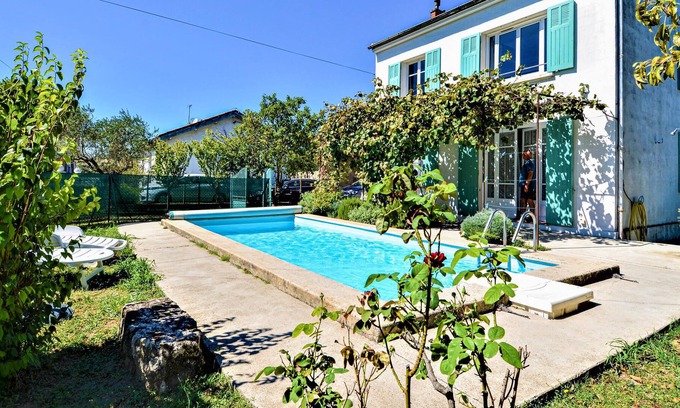 Piolenc House | Pleasant vacation home with private pool.