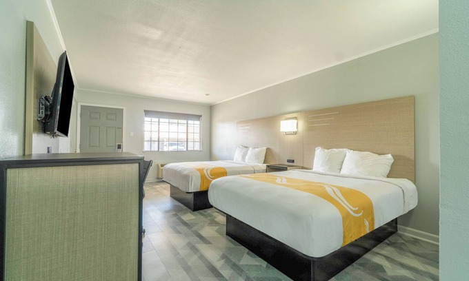 Pleasanton Hotel | Pleasanton Executive Inn By OYO