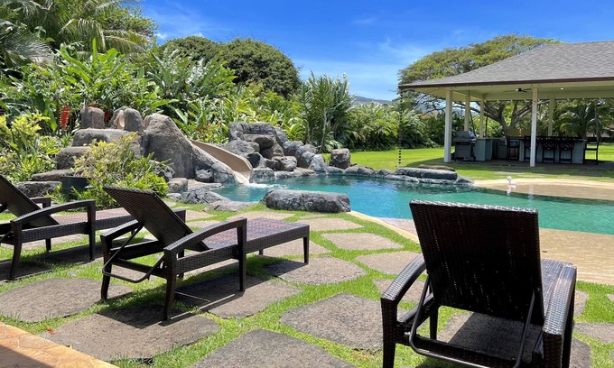 Mokuleia House | PLEASE LET US KNOW IF YOU ARE A MAUI FAMILY AFFECTED BY WILDFIRES.