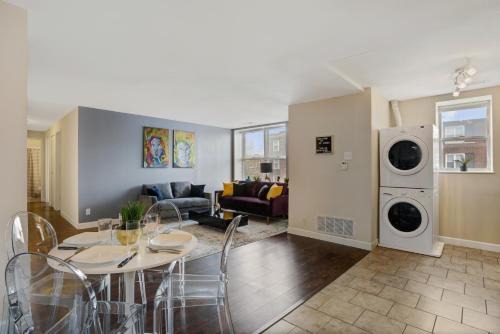 DeBaliviere Place Apartment | Plush Living next to Forest Park/BJC/Zoo/WashU