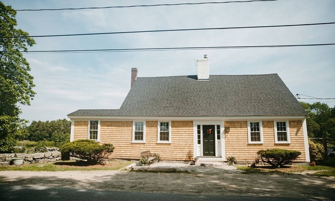 Plympton House | Plympton Antique farmhouse circa 1707