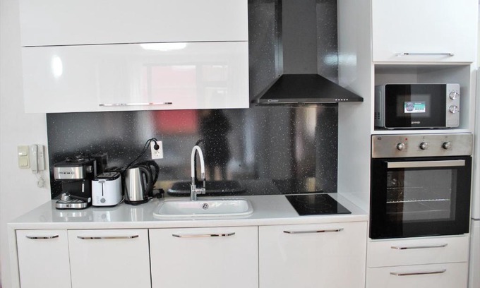 Maritsa Apartment | PM Services Sequoia Apartment