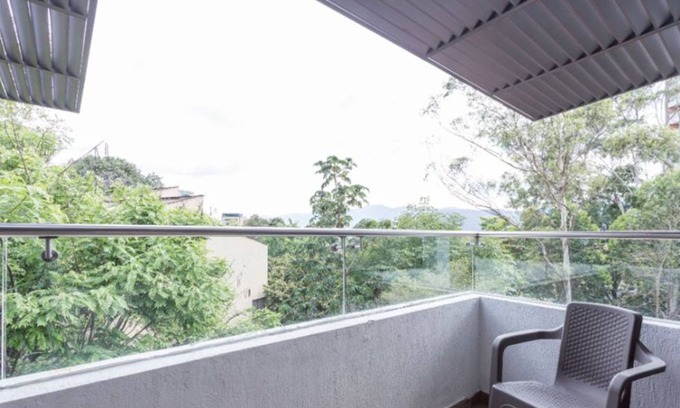 Villa Hermosa Apartment | Poblado Centric and Large Two Floor Apartment.