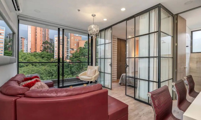 El Castillo Condo | POBLADO CONDO NEAR MALL RESTAURANTS