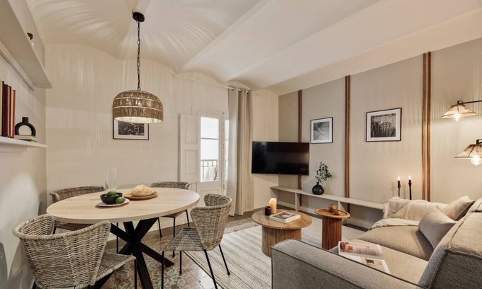 Poblenou Apartment | Poblet - 2 bedrooms and balcony in Poblenou