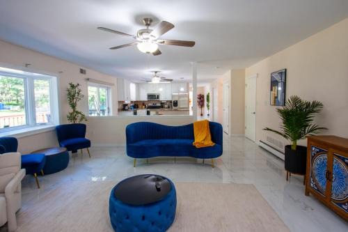 Tunkhannock Township House | Pocono Dreamhouse Pool Oasis Gamer's Theater