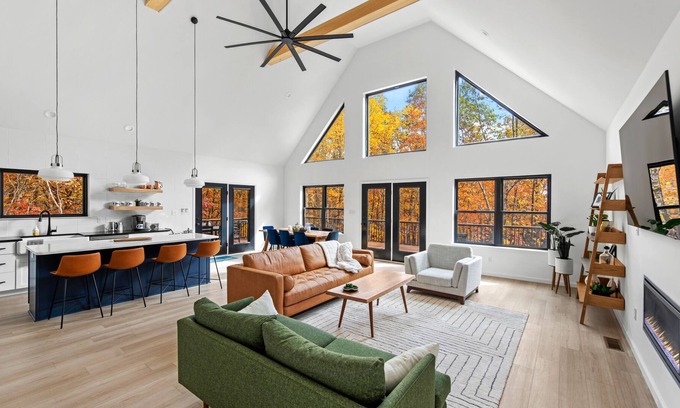 Jim Thorpe Ski Chalet | poconojo's | Spacious & Modern Chalet Near Ski Mt!