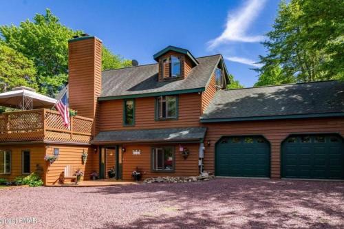 Lake Harmony House | Poconos Getaway! Lake Harmony!
