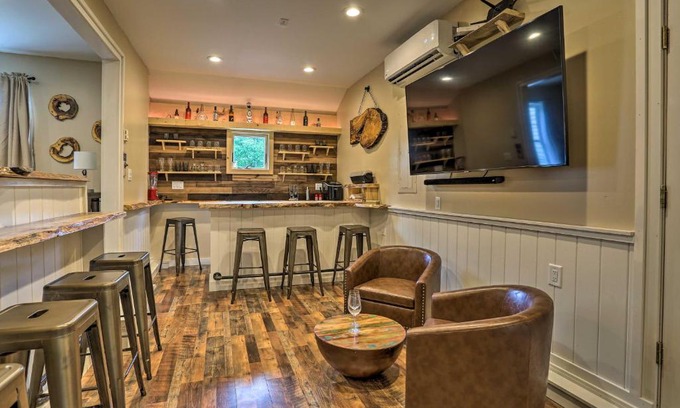 Pocono Summit House | Poconos Home with Lounge Less Than 5 Mi to Stillwater Lake!
