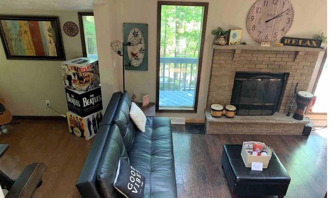 Bushkill House | Poconos Top Rated Resort - Saw Creek Estates